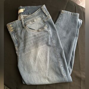 Torrid jeggings- great shape!